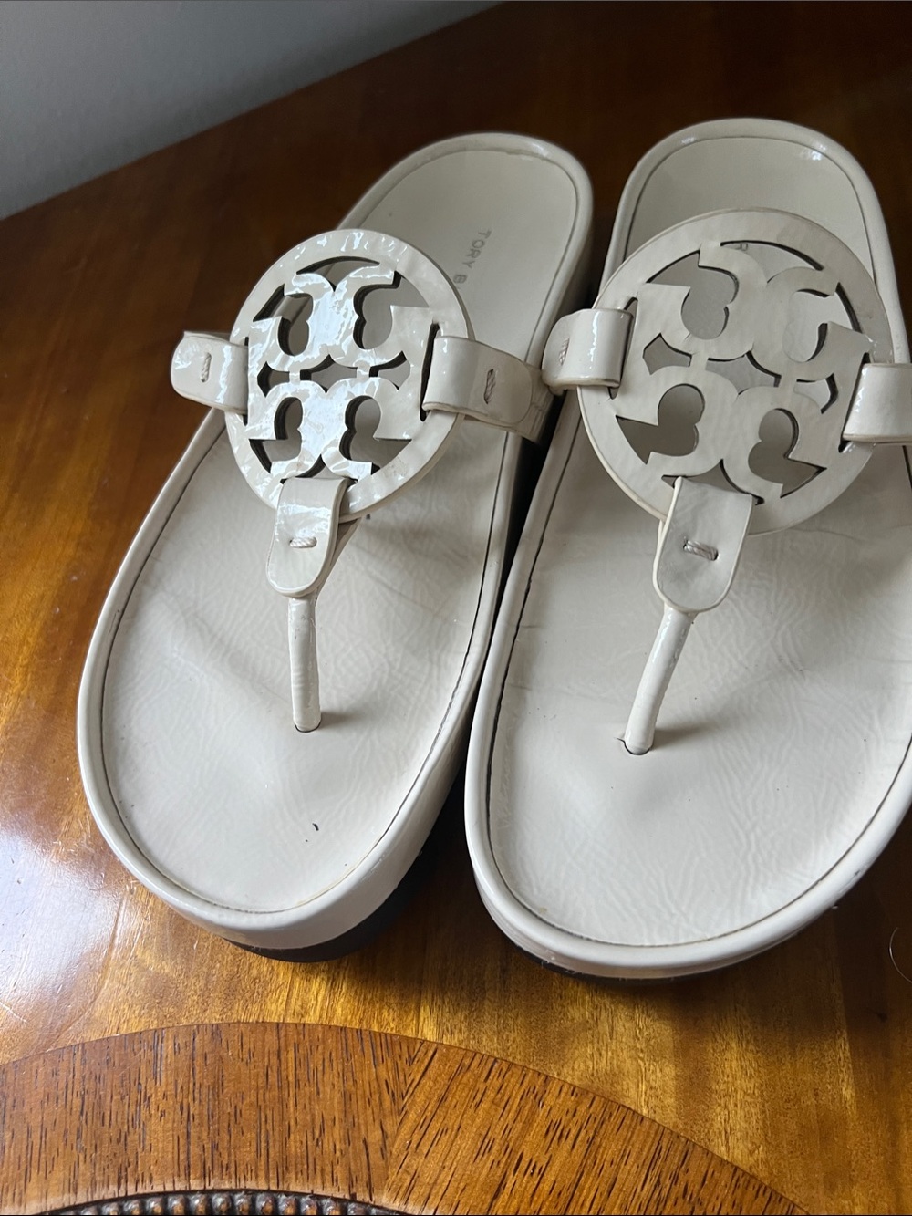 Tory Burch Miller platform Cream Patent Leather Logo Thong Sandals